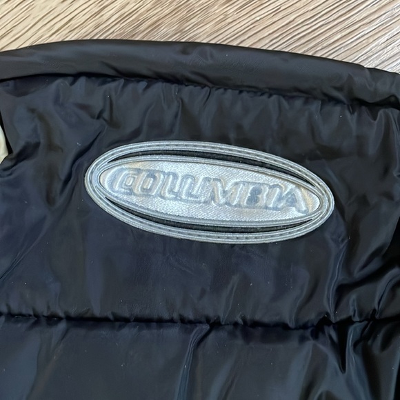 COLUMBIA UNISEX PRE OWNED VEST - Picture 9 of 10